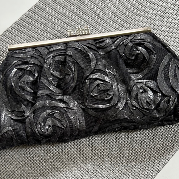 Jessica McClintock Black Shimmer Fabric Evening Bag - Fits iPhone! - Picture 2 of 5